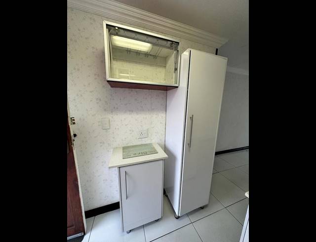 2 BEDROOM APARTMENT FOR SALE IN HECTORTON
